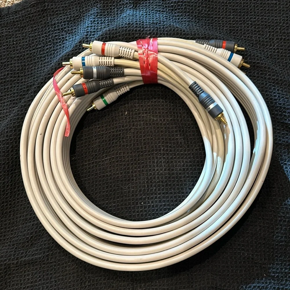 5 audio/ video cables - see pictures brand new